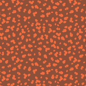 FUN SMALL SCALE MODERN ANIMAL SPOT IN BROWN AND RED