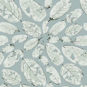 Natural Appelblaar: Non-Directional Leaf Pattern on blue background