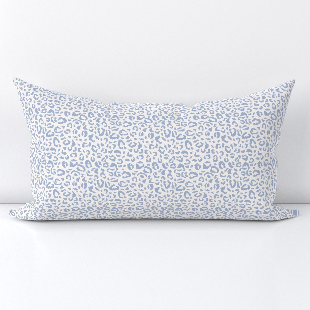 Blue leopard print on cream