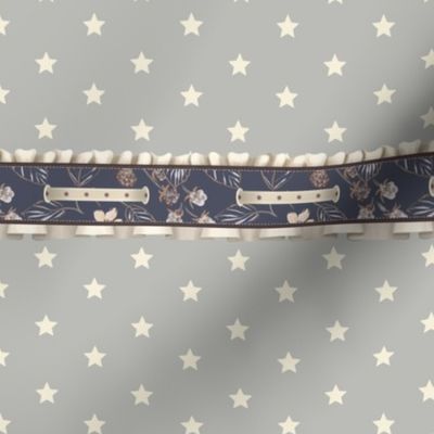 Stars on neutral background, blueberry pattern and drawn ruffles