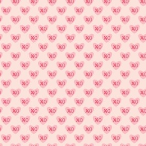 XO hugs kisses pink,  pink hearts on light pink  4x4