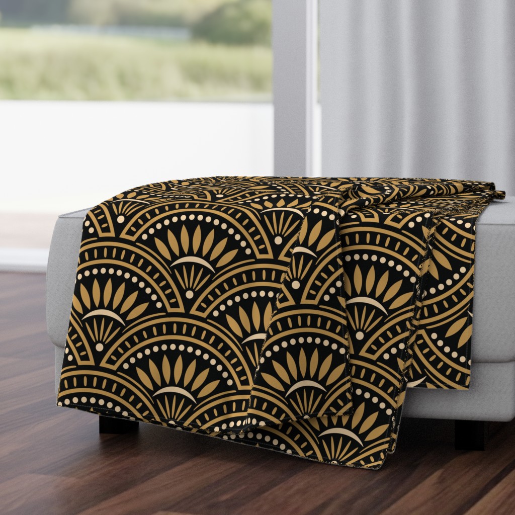 Art Deco Scallop | Large Scale | Black and Gold