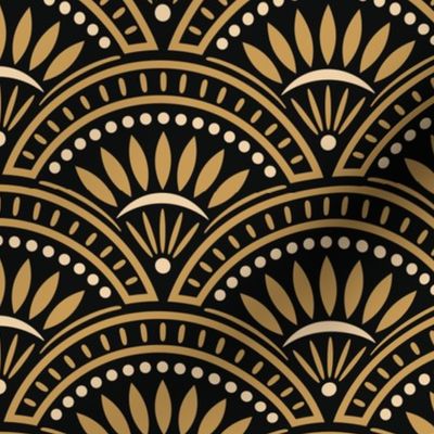 Art Deco Scallop | Medium Scale | Black and Gold