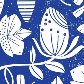 Large Mixed Botanical Leaf Harmony white on blue with texture