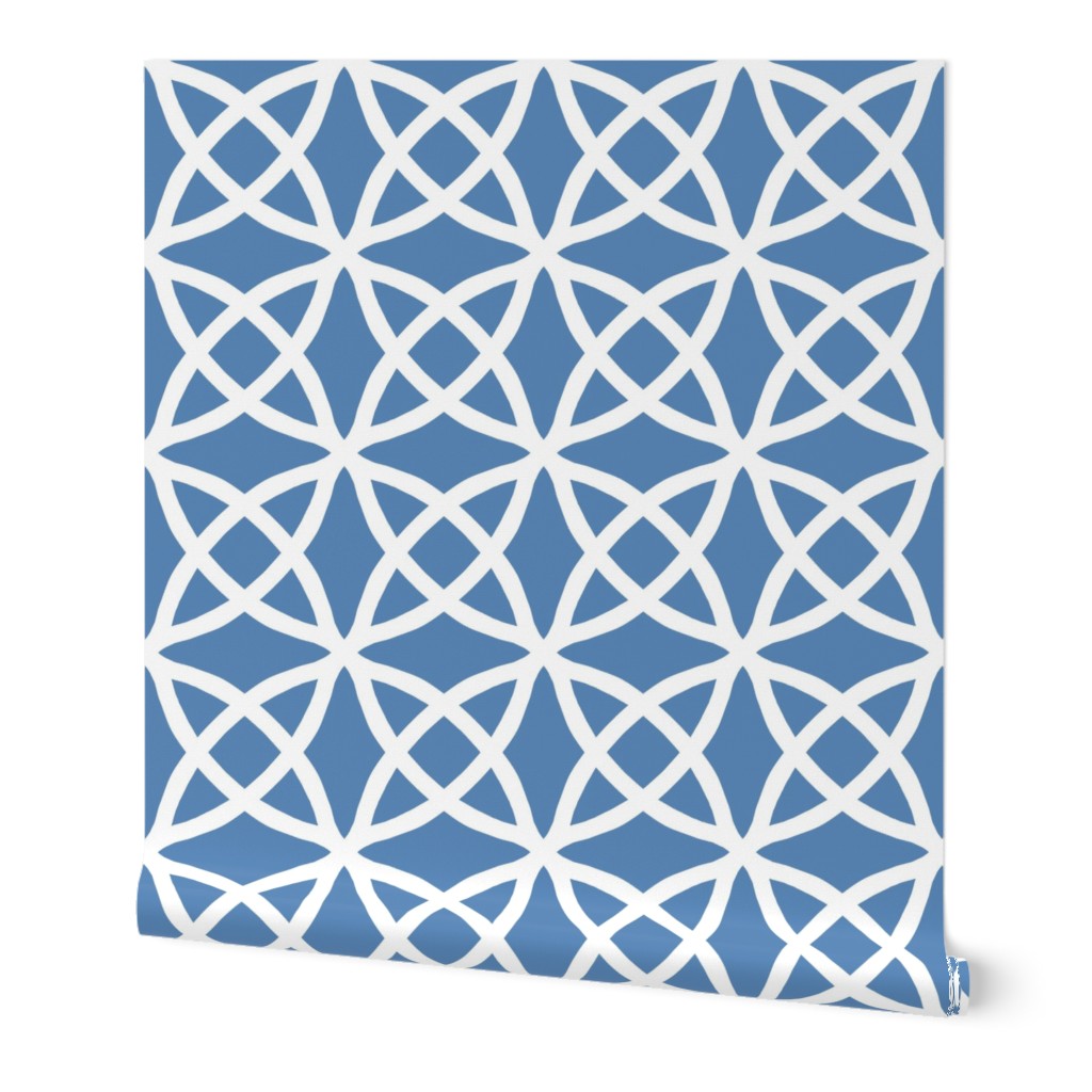 Navy Geometric with Interlocking Circles in Light Navy and White - Jumbo - Hamptons Geometric, Geometric Navy,  Coastal Grandmother