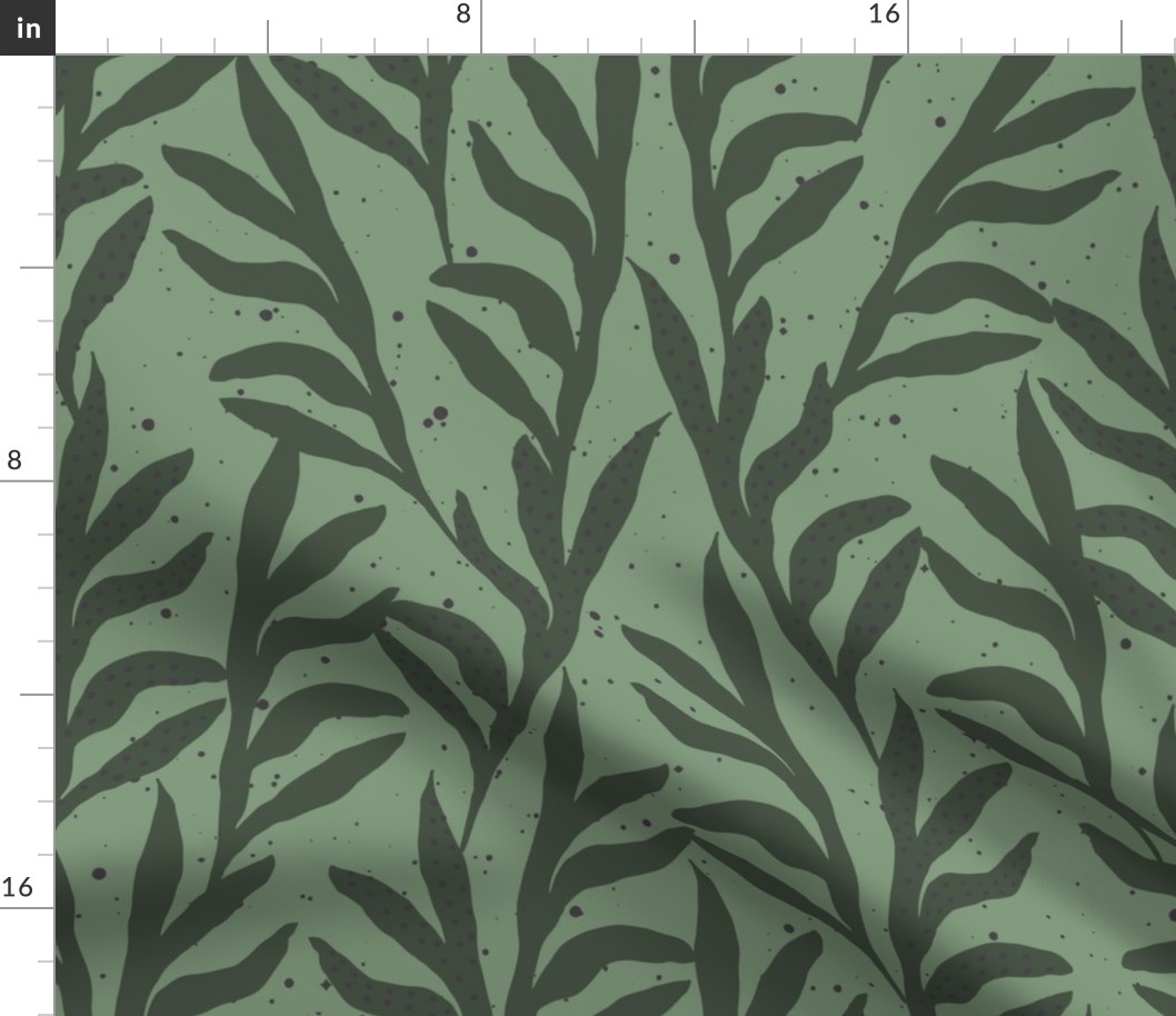 LARGE CLASSIC  BOTANICAL TEXTURED AUTUMNAL CLIMBING LEAVES IN FOREST GREENS AND LINEN CREAM