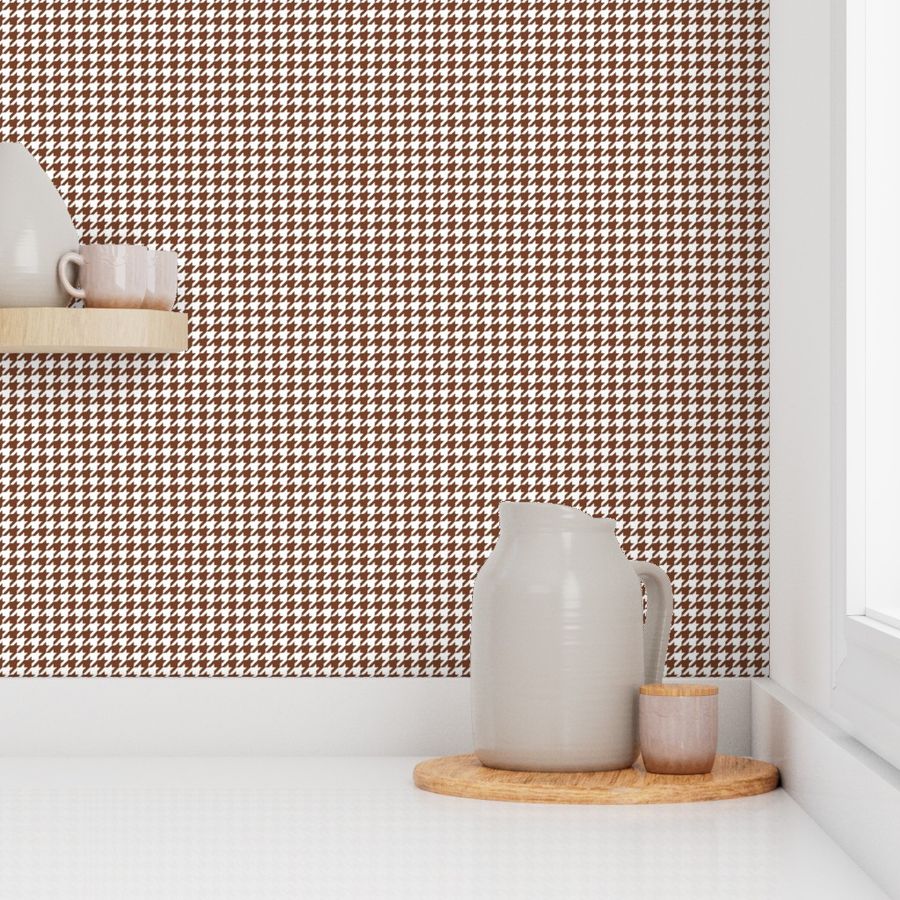 Small Scale Houndstooth in White and Cinnamon