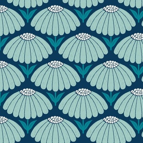 Blue Daisy Scallop Pattern – Medium Large Daisies in Blue Tones