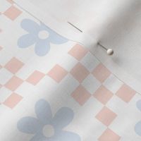 Daisy checkerboard - light blue and salmon pink