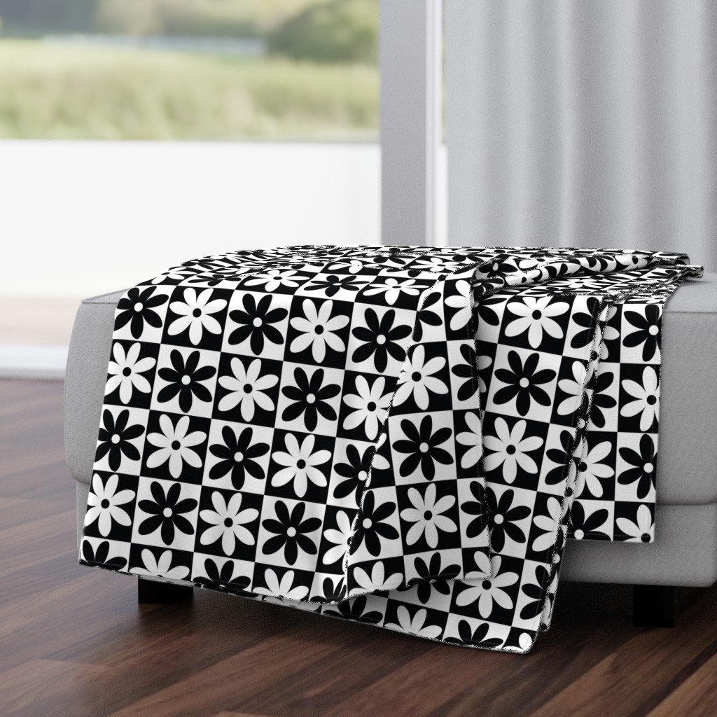 Daisy Checkerboard | Black & White | Medium
