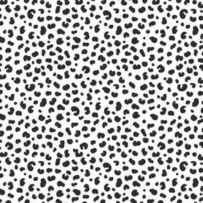 animal dots black on white (6 inch)