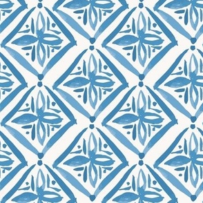 Blue flower diamond tile