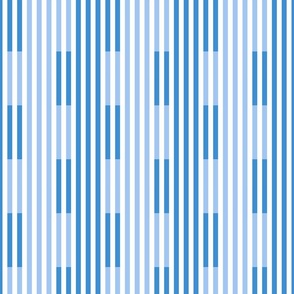 offset stripe blocks/vibrant blue