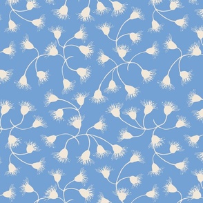 swirling blue and cream blossom gum