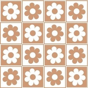 Smaller Daisy Checkers in Earthy Sand