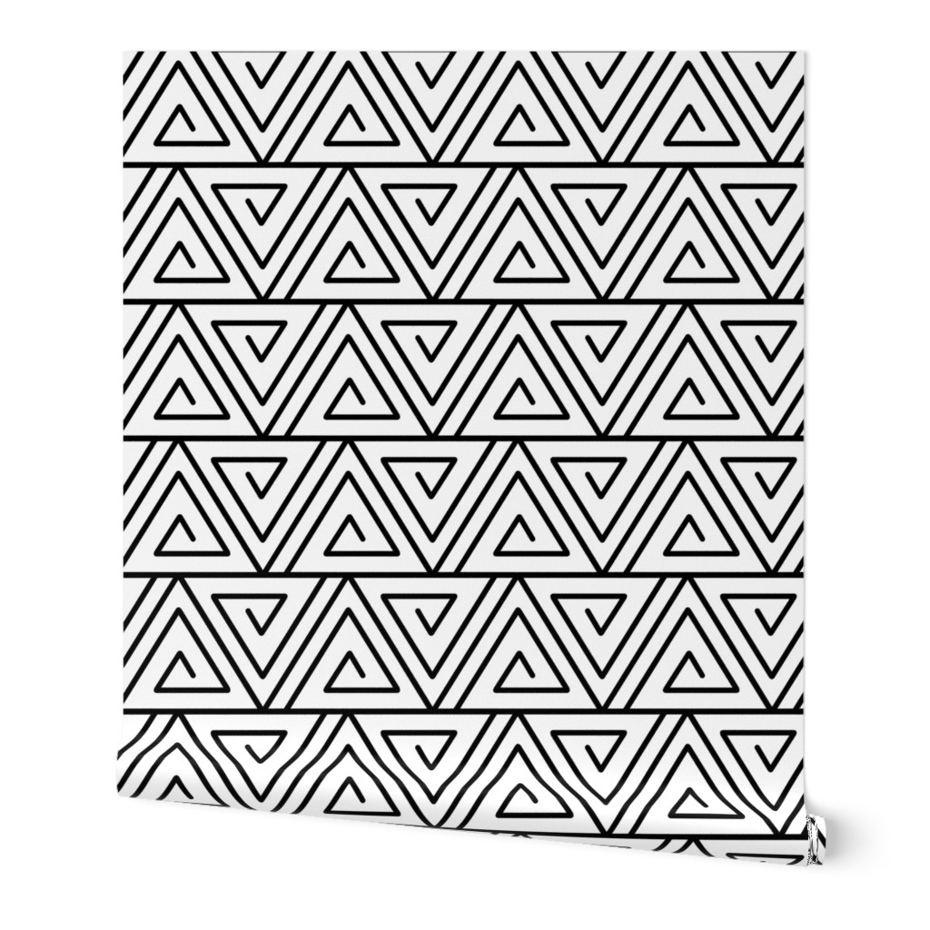 Triangle Maze - Black and White