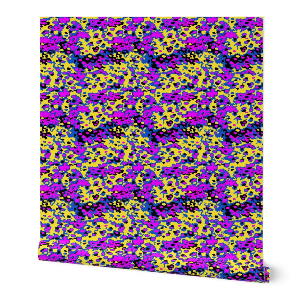 Oakleaf Glow-Oak Fuschia Camouflage Pattern