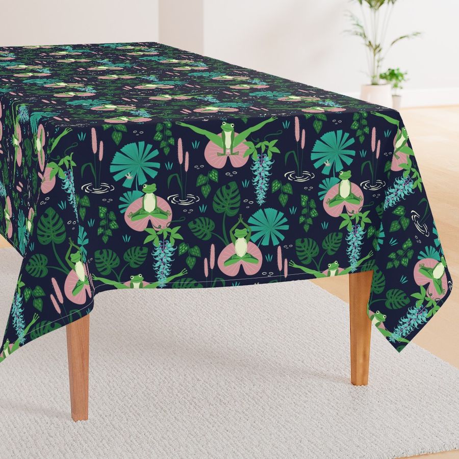 HOME_GOOD_RECTANGULAR_TABLE_CLOTH