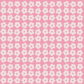 Off white flowers on light pink background - small scale