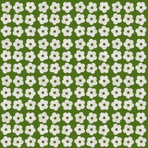 Off white flowers on green background - small scale
