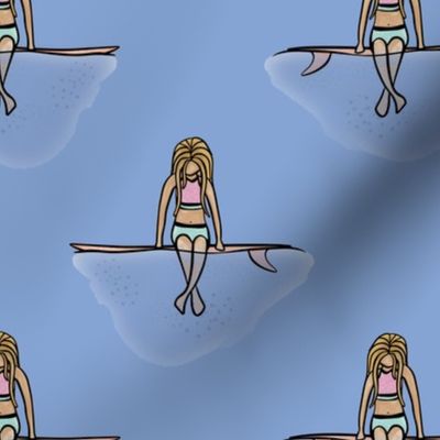 SITTING SURFER GIRL : BLUE