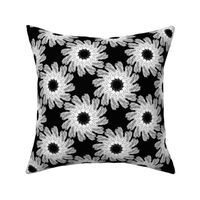 Swirly daisy in black and white. Small scale