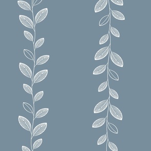 Boho climbing garland in light grey blue with white graphic leaves large