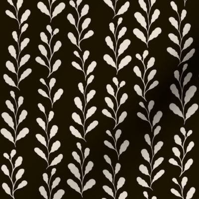 Wavy Leaves // Dark Brown