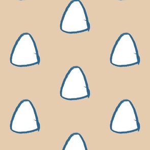 12" rep triangle peach white dots