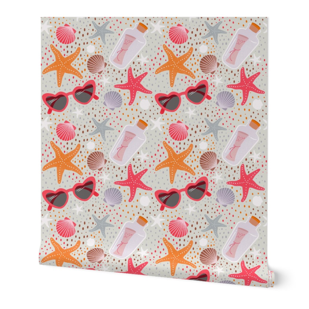A trip to the beach : Love letter, sunglasses, starfish and seashells