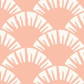 Scalloped_Summer_Large_Cream-Peach Parfait Pink