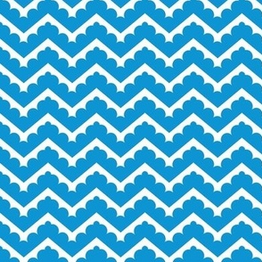Soft zig zag, rounded zig zag in cobalt blue and white, small scale