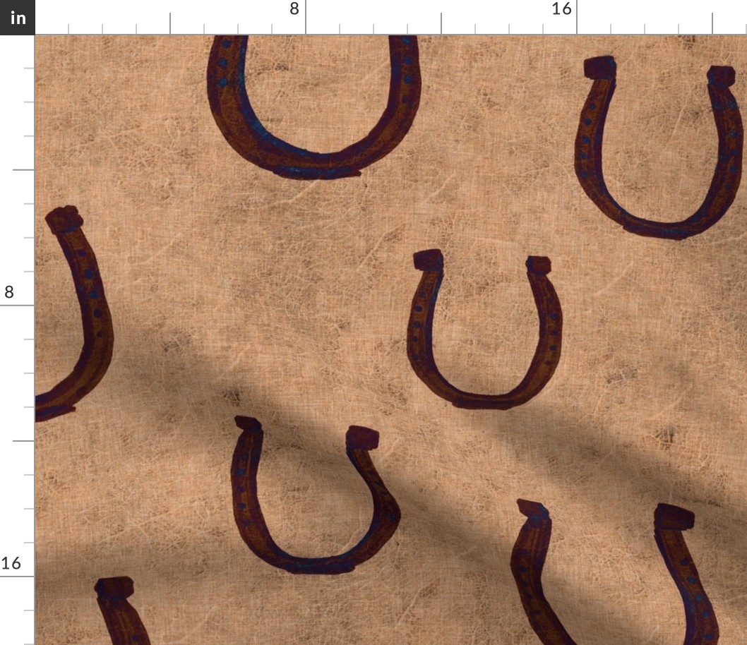 Lucky horse shoe pattern in earth tones