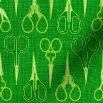 M - Sewing scissors – Green – Vintage craft room needlework embroidery and dressmaking sheers
