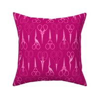 M - Sewing scissors – Pink – Vintage craft room needlework embroidery and dressmaking sheers