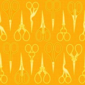 M - Sewing scissors – Yellow – Vintage craft room needlework embroidery and dressmaking sheers