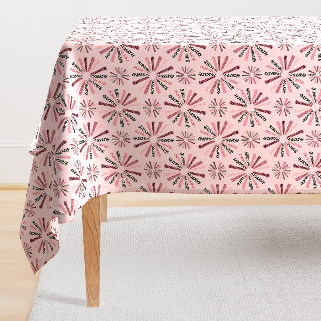 medium// Animal Prints Circle Flowers French Pink