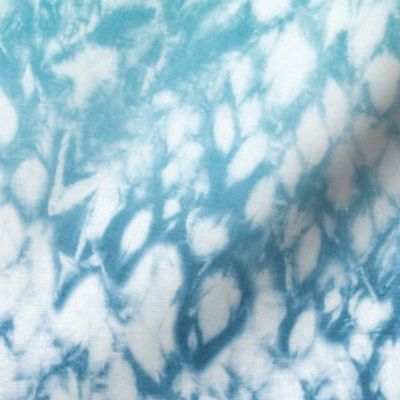 (M) Shibori dyed with the blues of the sea
