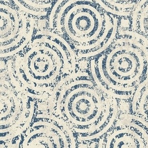 Overlapping Textured Bull's Eye Pattern - Blue and Beige