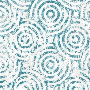 Overlapping Textured Bull's Eye Pattern - Teal Blue and White