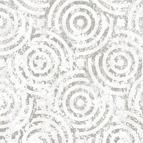 Overlapping Textured Bull's Eye Pattern - Grey and White