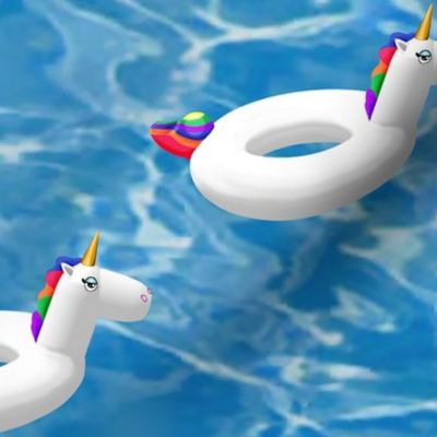 Unicorn pool toy