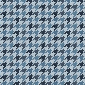 Classic Houndstooth Check in Shades of Soft Blue