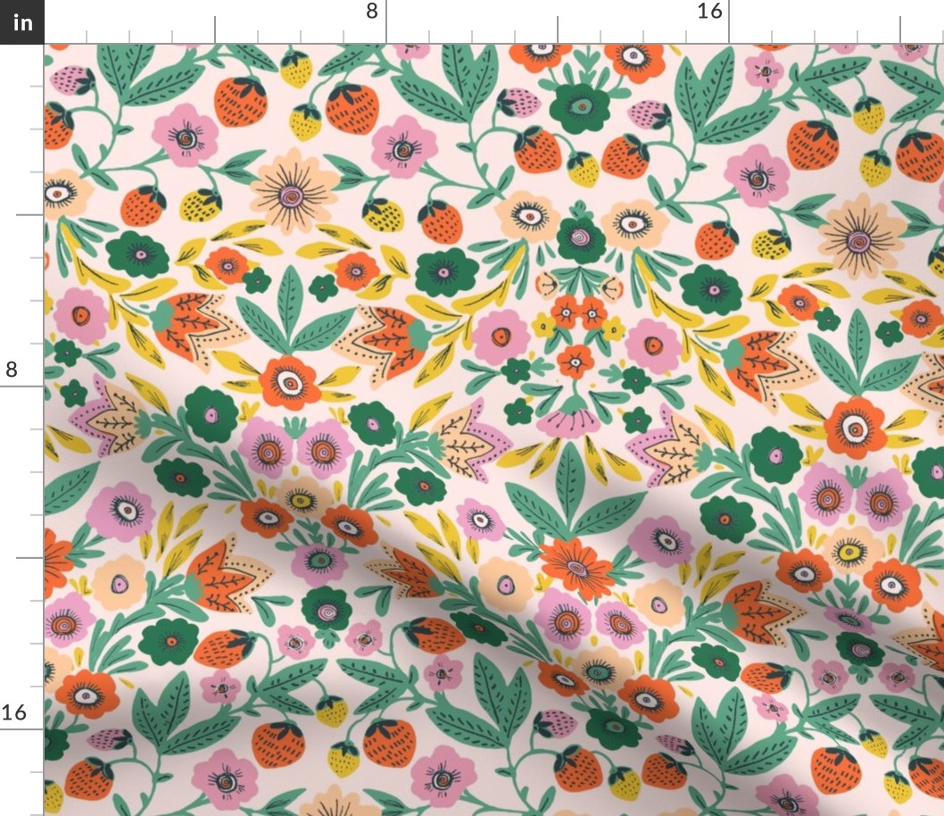DAISIES AND STRAWBERRIES - 12 IN - GREEN CORAL PEACH
