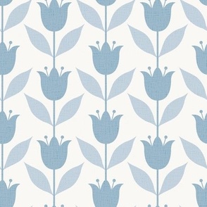 (M) tulips light blue and white