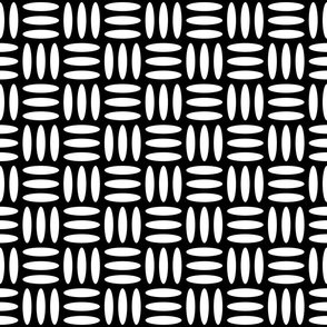 Beachy Surfboard Basketweave / Beach Coastal / Black and White / Large