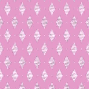 Hand drawn striped preppy argyle rhombus | off white on fuchsia pink