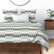 Triangle Arrow Quilt // Green and White 