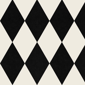 THE GATSBY COLLECTION - HARLEQUIN DIAMOND PATTERN IN BLACK AND WHITE