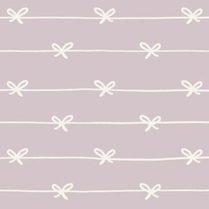 (L) Simple Ribbon Bows In Light Lavender